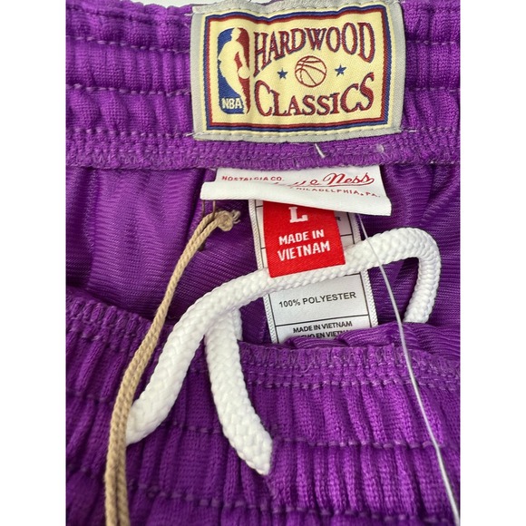 Mitchell & Ness NBA Milwaukee Bucks Womens Basketball Shorts Large New MSRP 80 - Picture 2 of 8